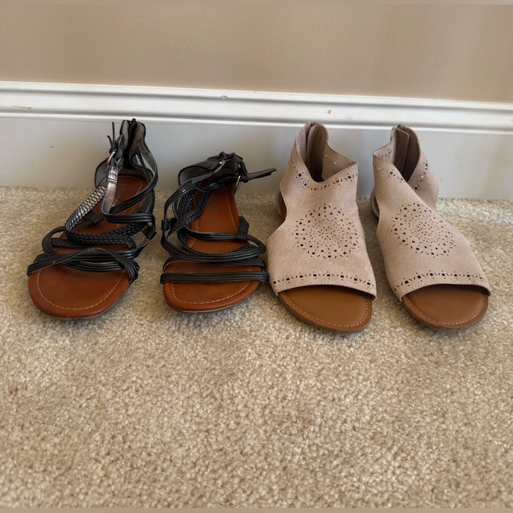 Black (Report) and Cream (Arizona) Women's Sandals